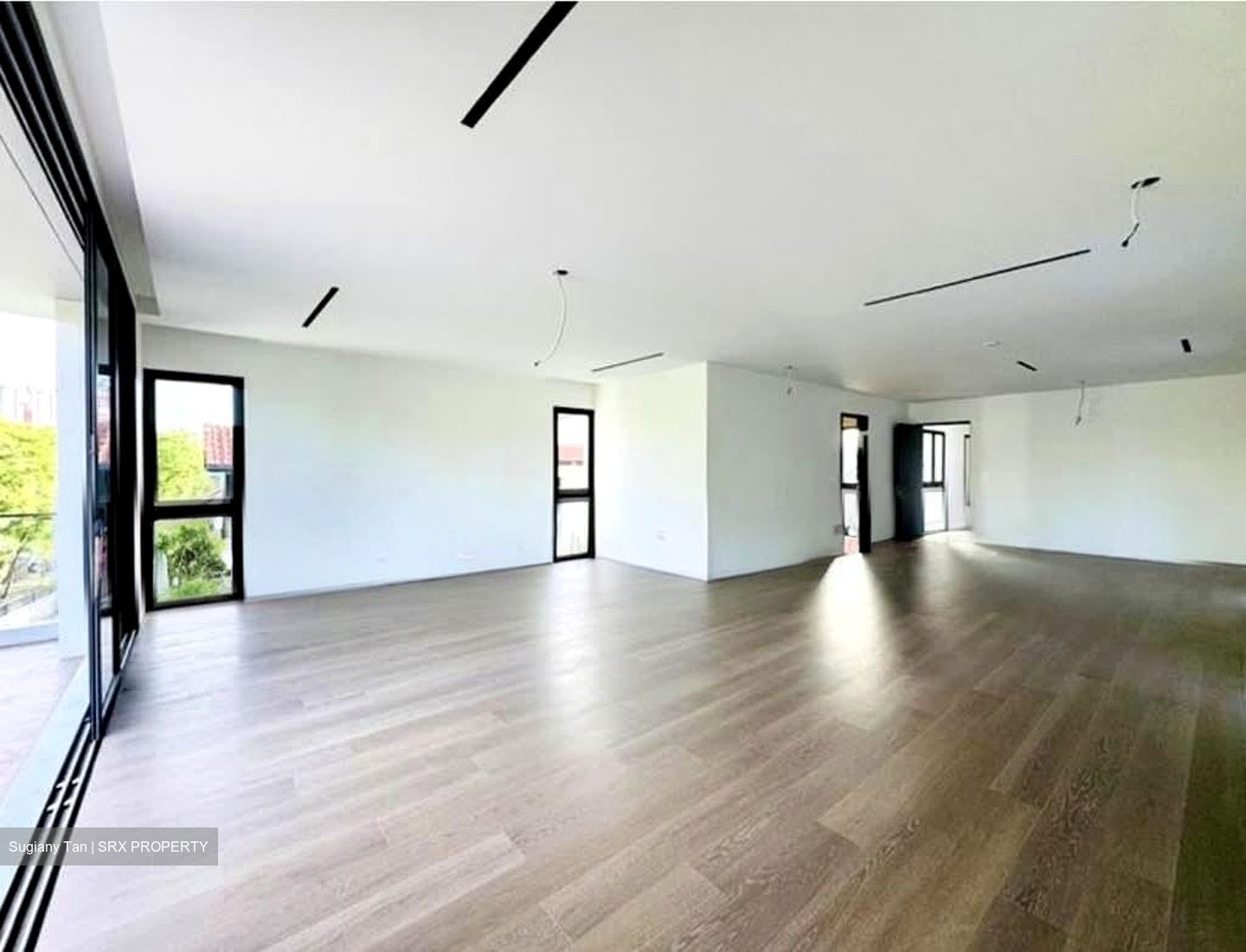 Grove Avenue (D10), Detached #555928681